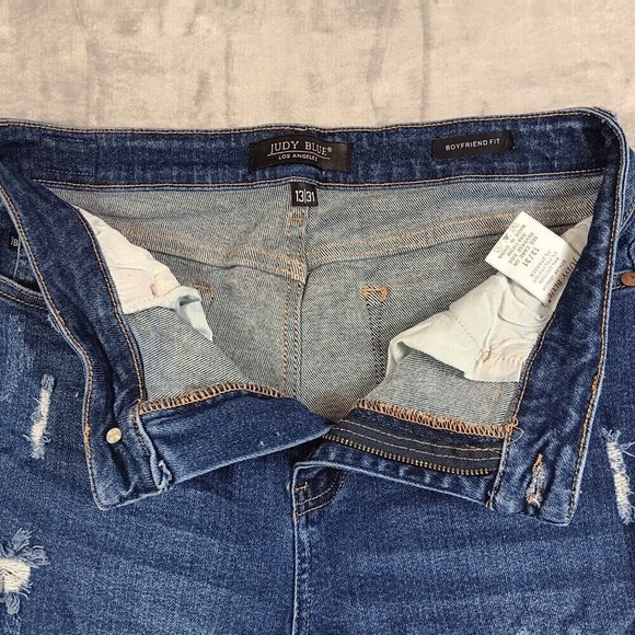 Judy Blue Sz 13/31 Distressed Jeans Boyfriend Fit Ripped Denim Dark Wash Womens - Picture 6 of 11